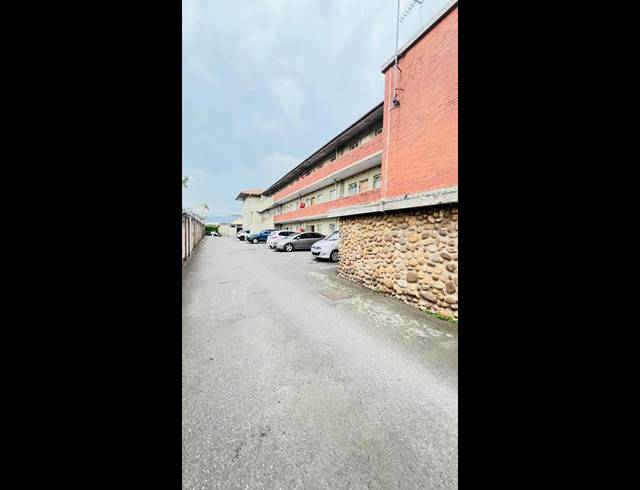 2 BEDROOM PROPERTY TO RENT IN MANORS